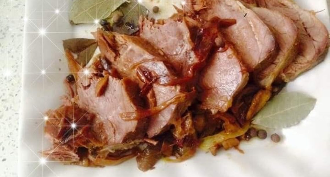 בשר צלי ברוטב ובצל