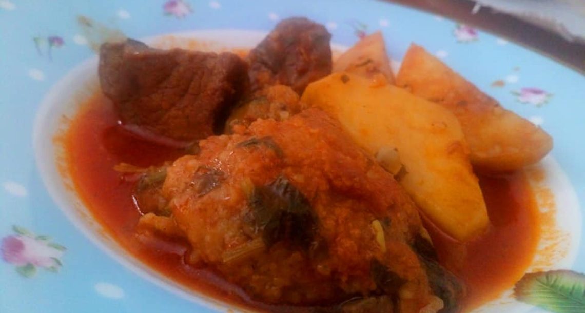 עסבנה מוקלייה