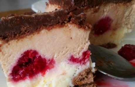 ביסקוויט במילוי קרם מוקה וניל ופטל