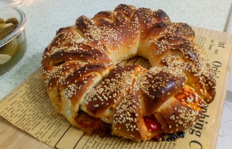 מאפה פיצה טוניסאית